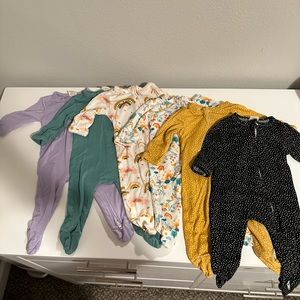 Bundle of 6 Zip Footies by Larkspur Baby Company - All Newborn Size